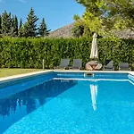 Palmeras 4 Personas Cerca Del Pueblo De