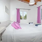 Palmeras 4 Personas Cerca Del Pueblo De Villa